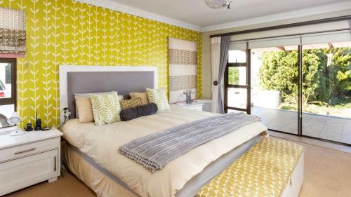 fly-me-to-the-moon-guesthouse-mossel-bay-accommodation-aloe-villa-20
