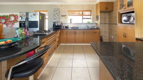 fly-me-to-the-moon-guesthouse-mossel-bay-accommodation-aloe-villa-8