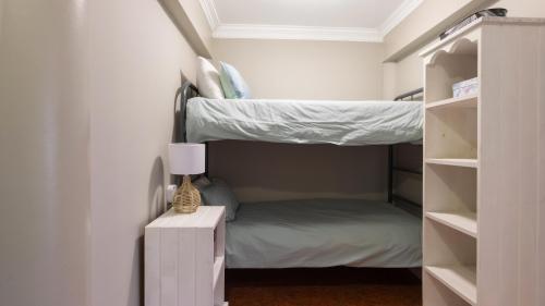 fly-me-to-the-moon-guesthouse-mossel-bay-accommodation-fern-suite-8