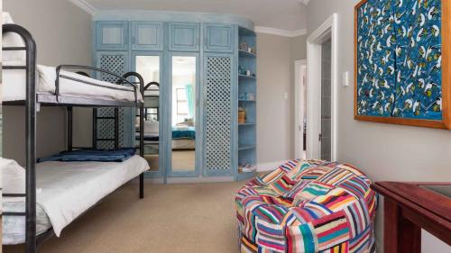 fly-me-to-the-moon-guesthouse-mossel-bay-accommodation-owl-room-13