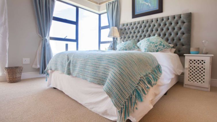 Luxury guesthouse accommodation at Mossel Bay South Africa -sugerbird room