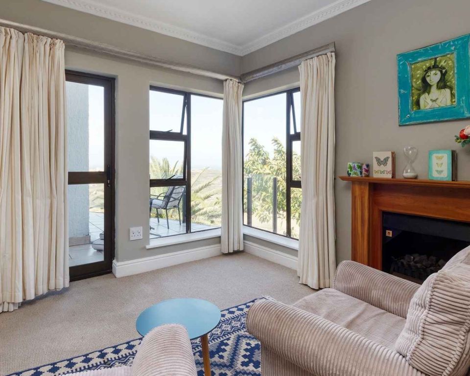 Fly me to the moon guesthouse - Mossel Bay accommodation - butterfly room (4)