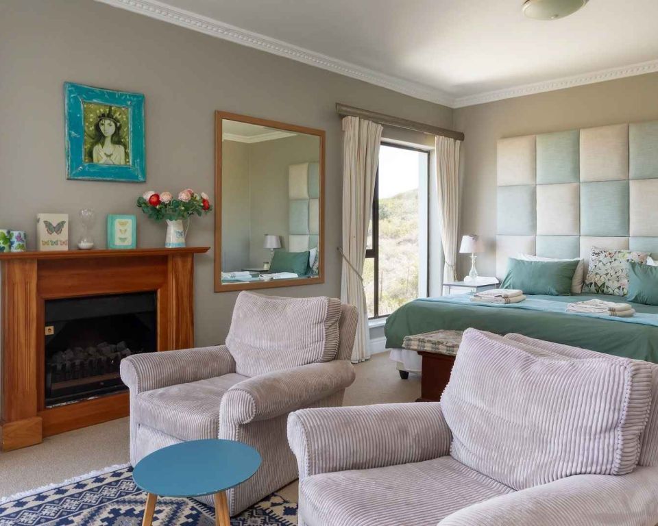 Fly me to the moon guesthouse - Mossel Bay accommodation - butterfly room (5)