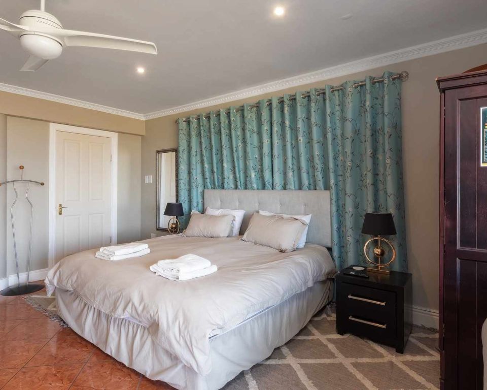 Fly me to the moon guesthouse - Mossel Bay accommodation - fern suite (12)