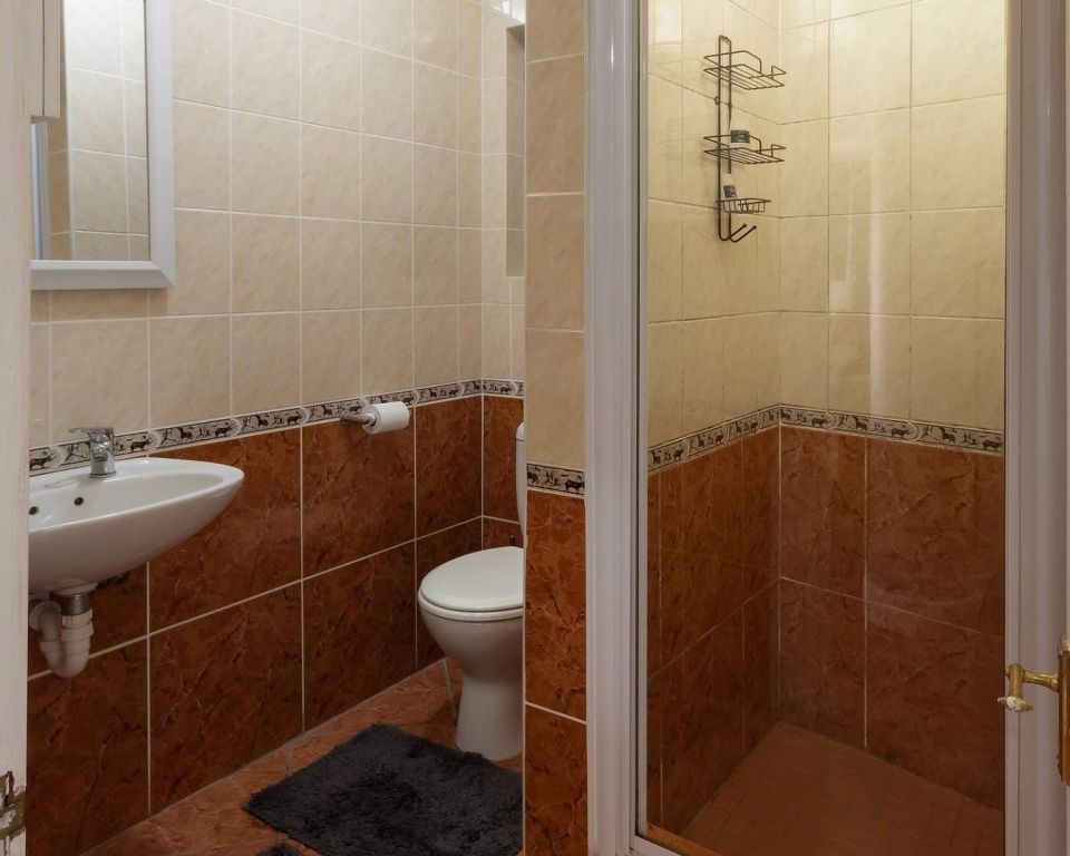 Fly me to the moon guesthouse - Mossel Bay accommodation - fern suite (17)