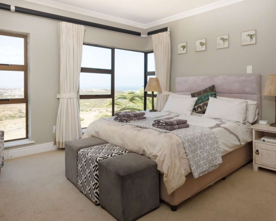 Fly me to the moon guesthouse - Mossel Bay accommodation - kenya room (4)