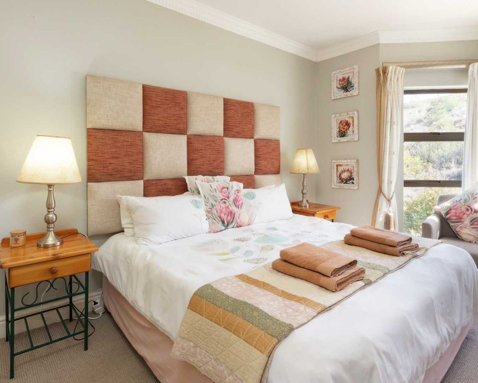 Fly me to the moon guesthouse - Mossel Bay accommodation - kenya room (6)