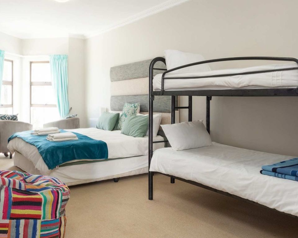 Fly me to the moon guesthouse - Mossel Bay accommodation - owl room (12)