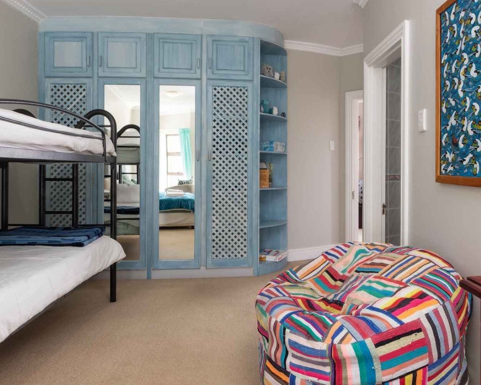 Fly me to the moon guesthouse - Mossel Bay accommodation - owl room (13)