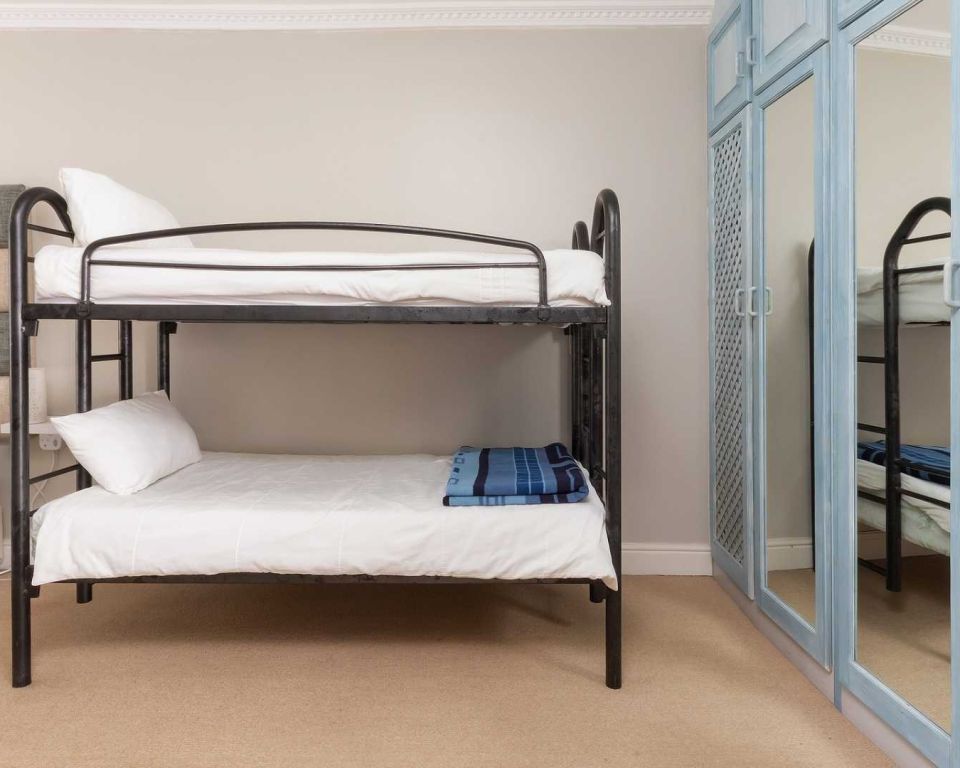 Fly me to the moon guesthouse - Mossel Bay accommodation - owl room (8)