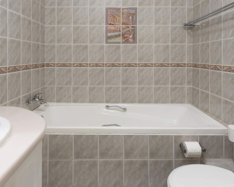 Fly me to the moon guesthouse - Mossel Bay accommodation - owl room (9)